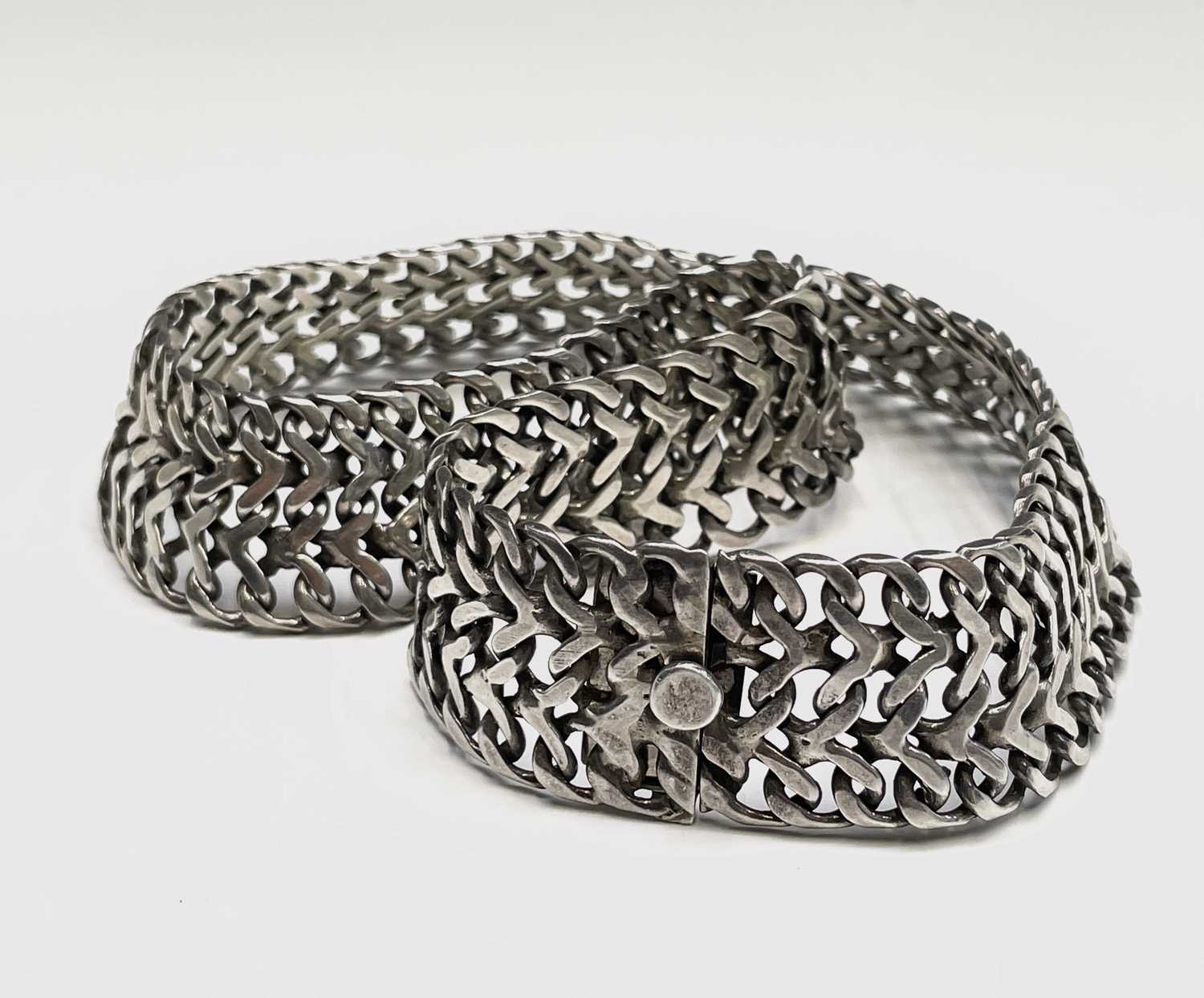 A Mexican silver chain collar 103.5gmCondition report: Length 42cm, clasp works well and condition - Image 5 of 6