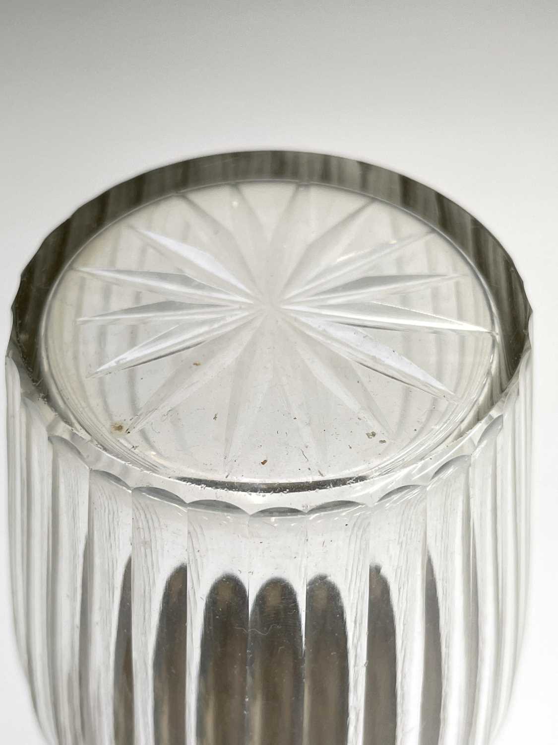 A French small silver-mounted cut glass decanter 21 cm including stopperCondition report: Damage - Image 6 of 8