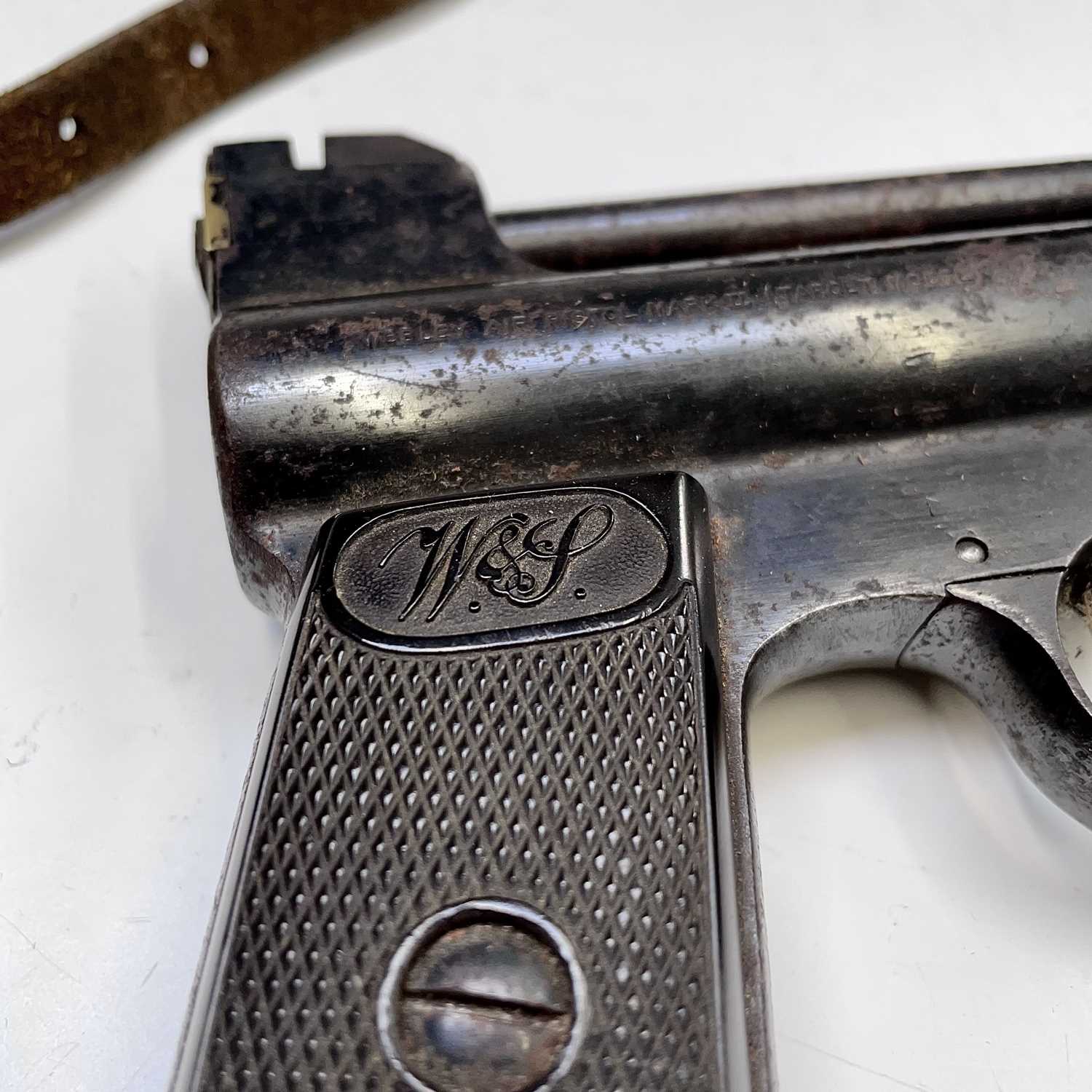 A Webley & Scott Mark II target air pistol, serial number 26404, also stamped 404, the blued steel - Image 9 of 10