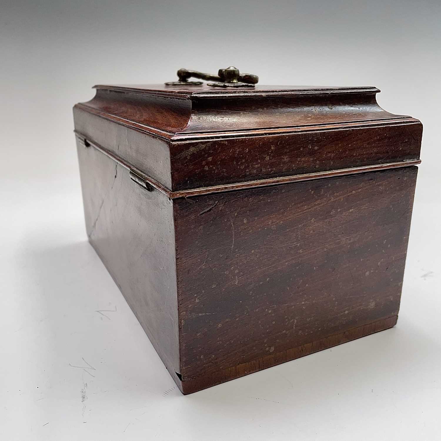 A mid George III mahogany and chequer strung caddy with triple divided interior. Width 25cm. - Image 4 of 8