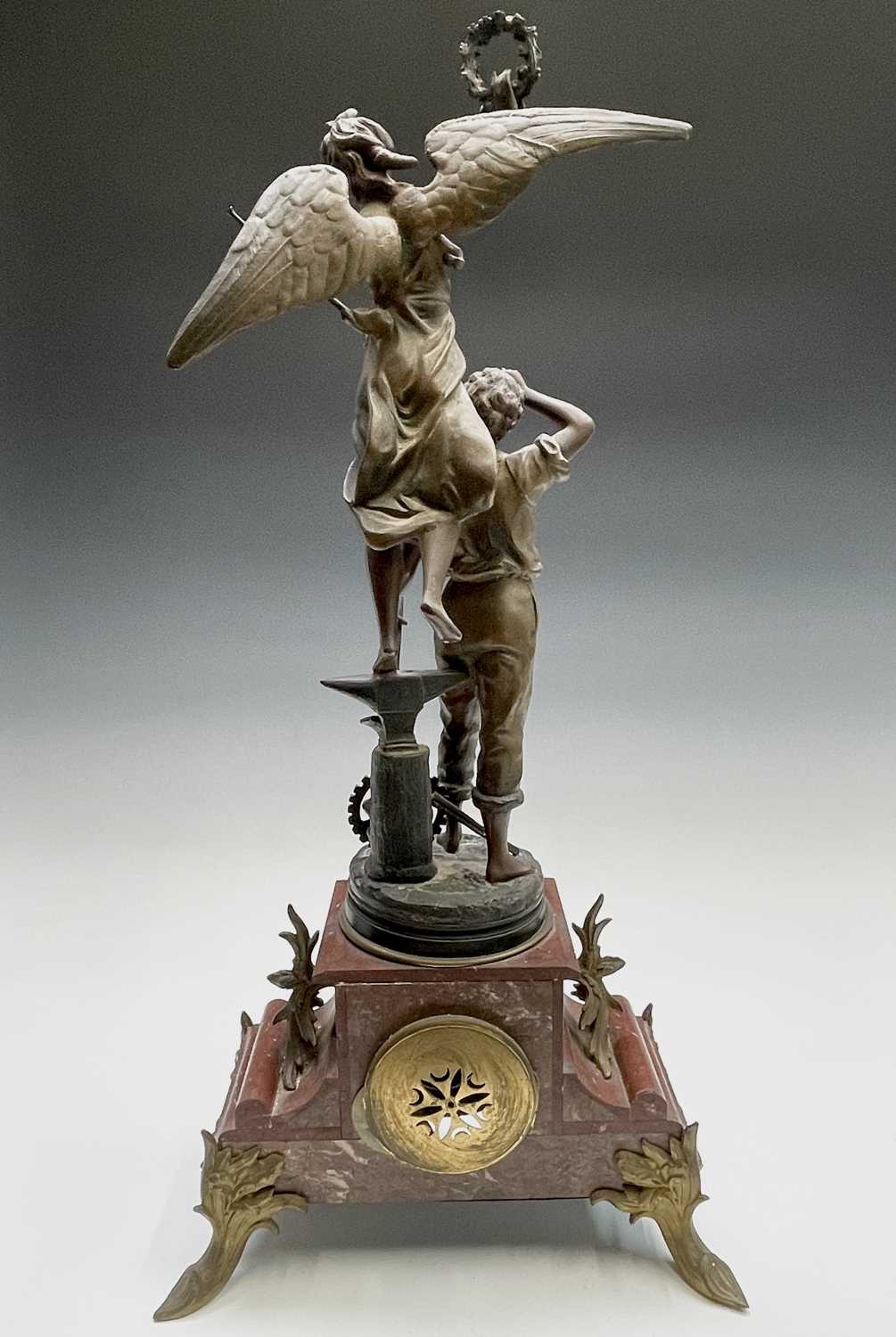 A French red marble clock, late 19th century, mounted with a spelter figure titled Gloire au - Image 5 of 10