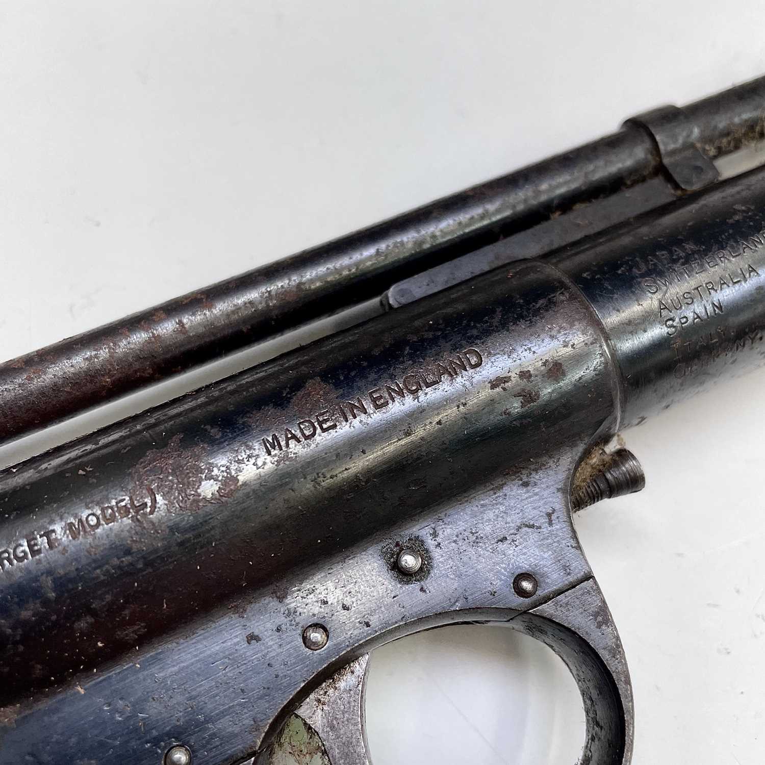 A Webley & Scott Mark II target air pistol, serial number 26404, also stamped 404, the blued steel - Image 5 of 10