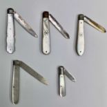 Five silver bladed folding fruit knives