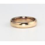A 9ct yellow gold wedding band, size L 1/2, 4.1 grams