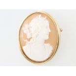 A 9ct yellow gold mounted cameo portrait brooch 40mm x 35mm