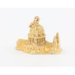 A 9ct yellow gold St Paul's Cathedral charm 4.6 grams