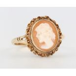 A 9ct yellow gold oval cameo portrait ring, 3 grams, size P
