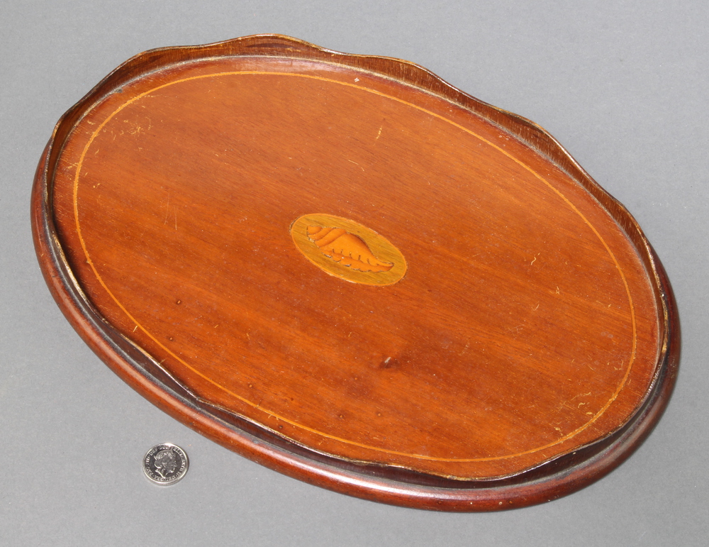An Edwardian Georgian style inlaid satinwood stringing mahogany card tray with wavy border and shell