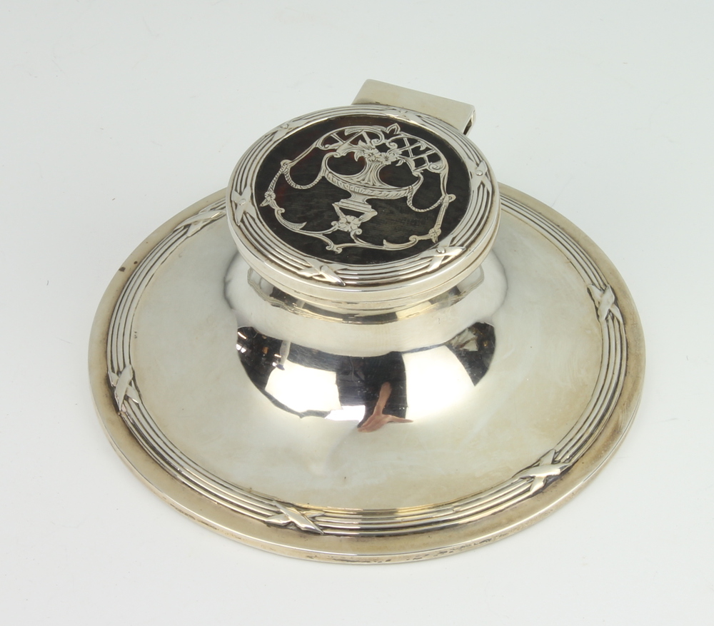 An Edwardian silver and tortoiseshell pique capstan inkwell, Birmingham 1907, 11cm