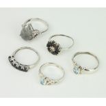 Five silver dress rings size M, 12 grams
