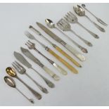 A silver butter knife Sheffield 1923, minor spoons and forks weighable silver, 180 grams