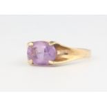 A 9ct yellow gold amethyst dress ring, size N 1/2 2.7 grams