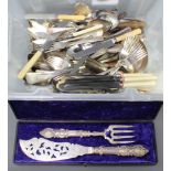 A cased pair of Edwardian silver plated fish servers together with minor plated cutlery