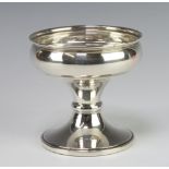 A silver pedestal bowl Birmingham 1982, 10cm, 244 grams gross