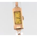 A lady's Art Deco 9ct yellow gold wristwatch and bracelet 7.5 grams (with springs) This watch is not