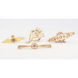 Four 9ct yellow gold brooches 10.4 grams gross