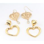 Two 9ct yellow gold earrings, 15 grams