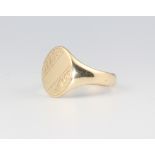 A gentleman's 9ct yellow gold signet ring 4.5 grams, size R 1/2