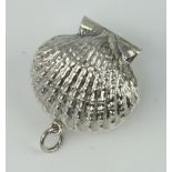 A 925 standard shell pendant 3cm