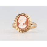 A 9ct yellow gold cameo ring, 4.8 grams, size T
