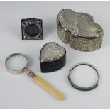 A modern silver repousse leather heart shaped box Birmingham 1996 (split lid) and minor items
