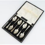 A set of 6 silver coffee spoons with fancy handles, Sheffield 1974, 66 grams