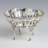 An Edwardian pierced silver bowl raised on cabriole legs with claw and ball feet 220 grams, 15cm The