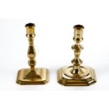 A LATE 17TH/EARLY 18TH CENTURY BRASS CANDLESTICK with double knopped stem on a canted corner