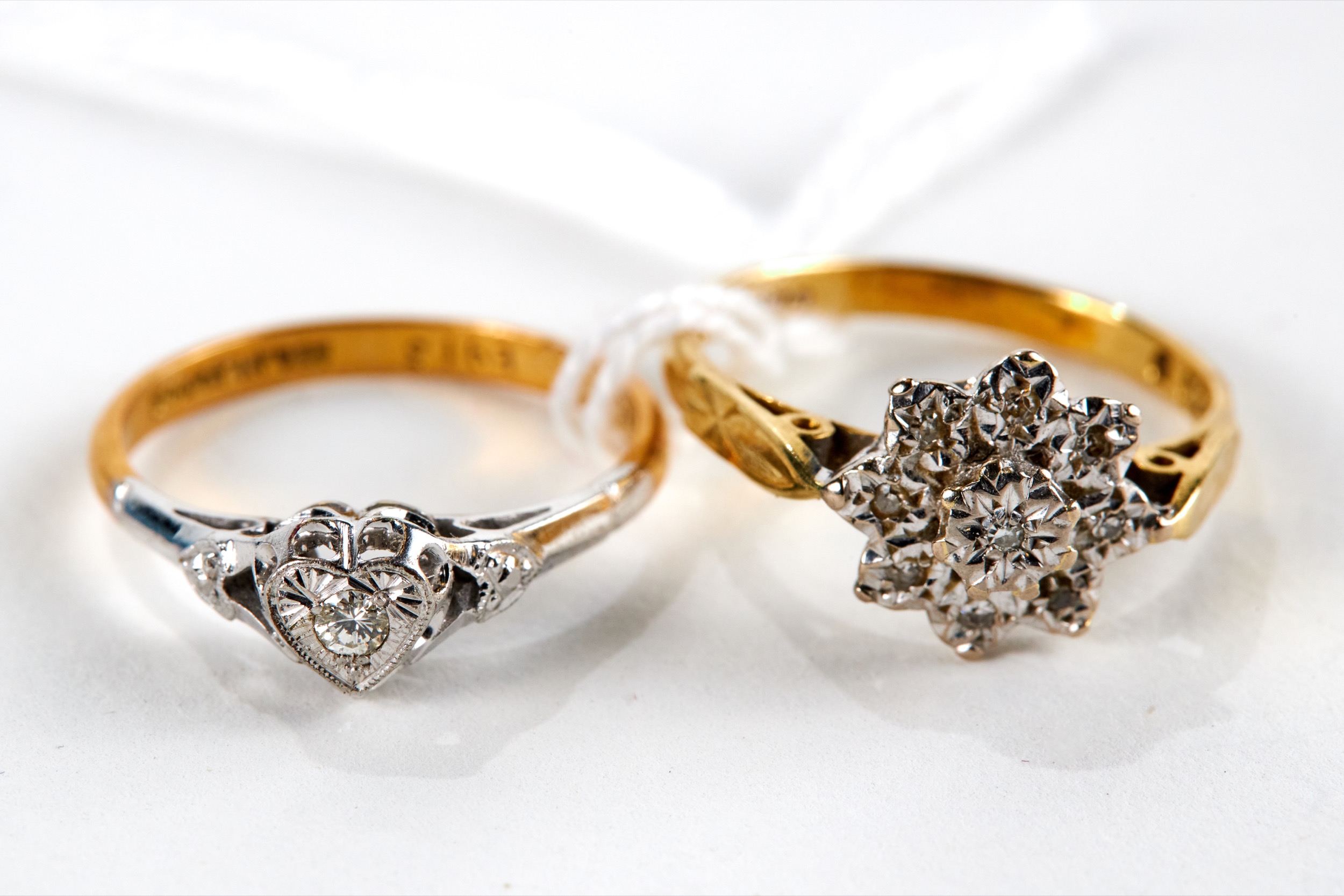 A PERIOD 18CT YELLOW GOLD AND PLATINUM DIAMOND SET HEART DESIGN RING, size O and an 18ct yellow gold