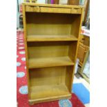 An early 20thC small oak bookcase. Approx. 48 1/4" tall Please Note - we do not make reference to