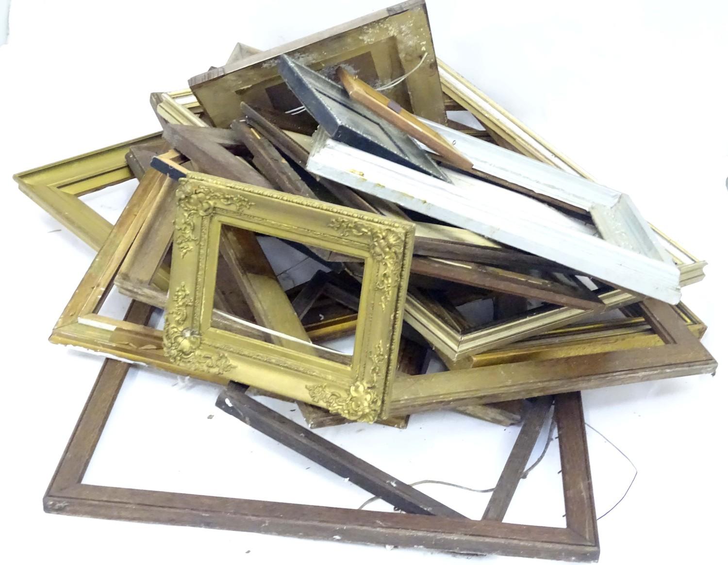 A quantity of picture frames Please Note - we do not make reference to the condition of lots