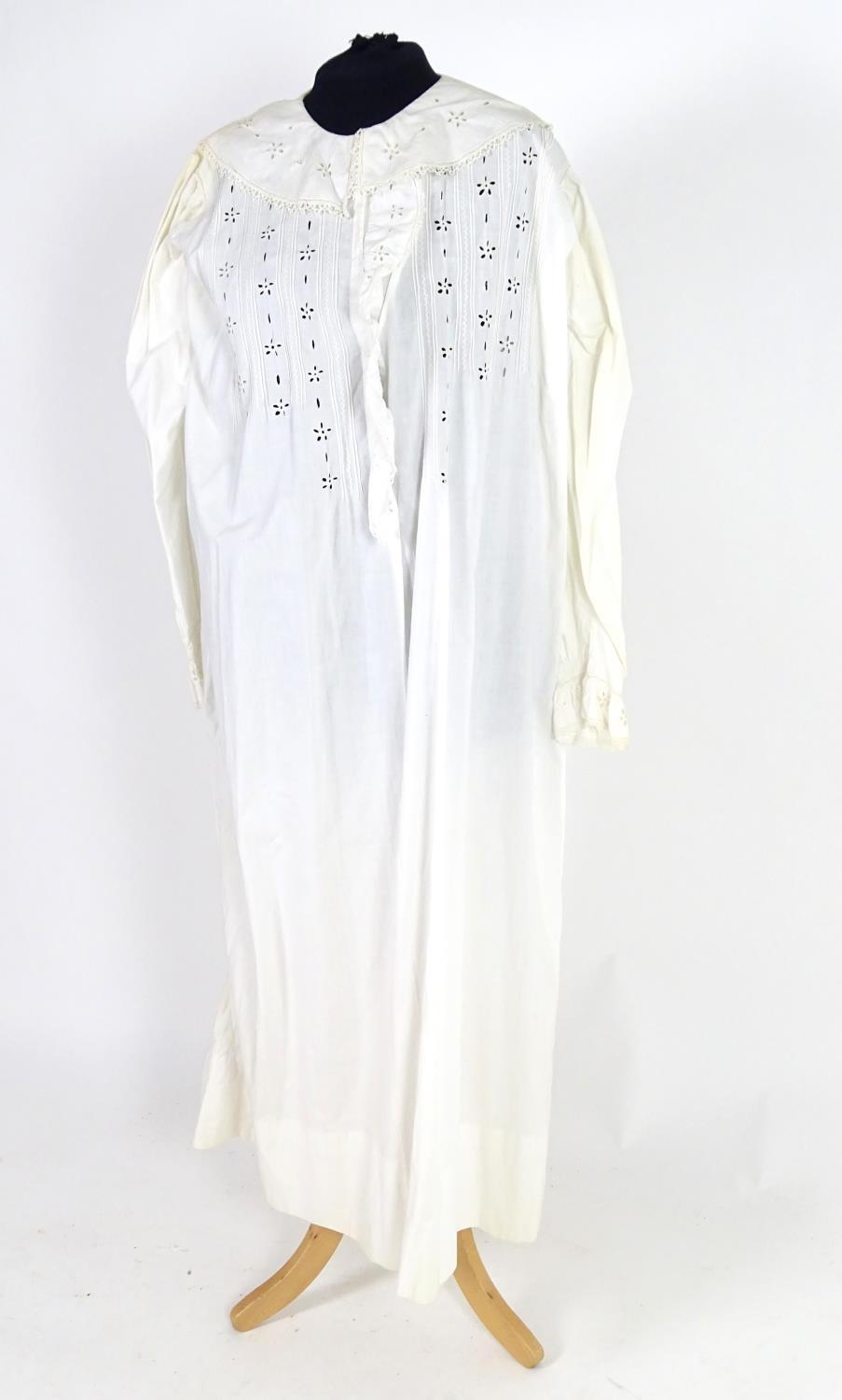 Vintage clothing/ fashion; A vintage white cotton full length night gown with herringbone embroidery - Image 3 of 7