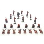 Toys: A quantity of Britains Ltd. hand painted lead military figures depicting Scottish soldiers