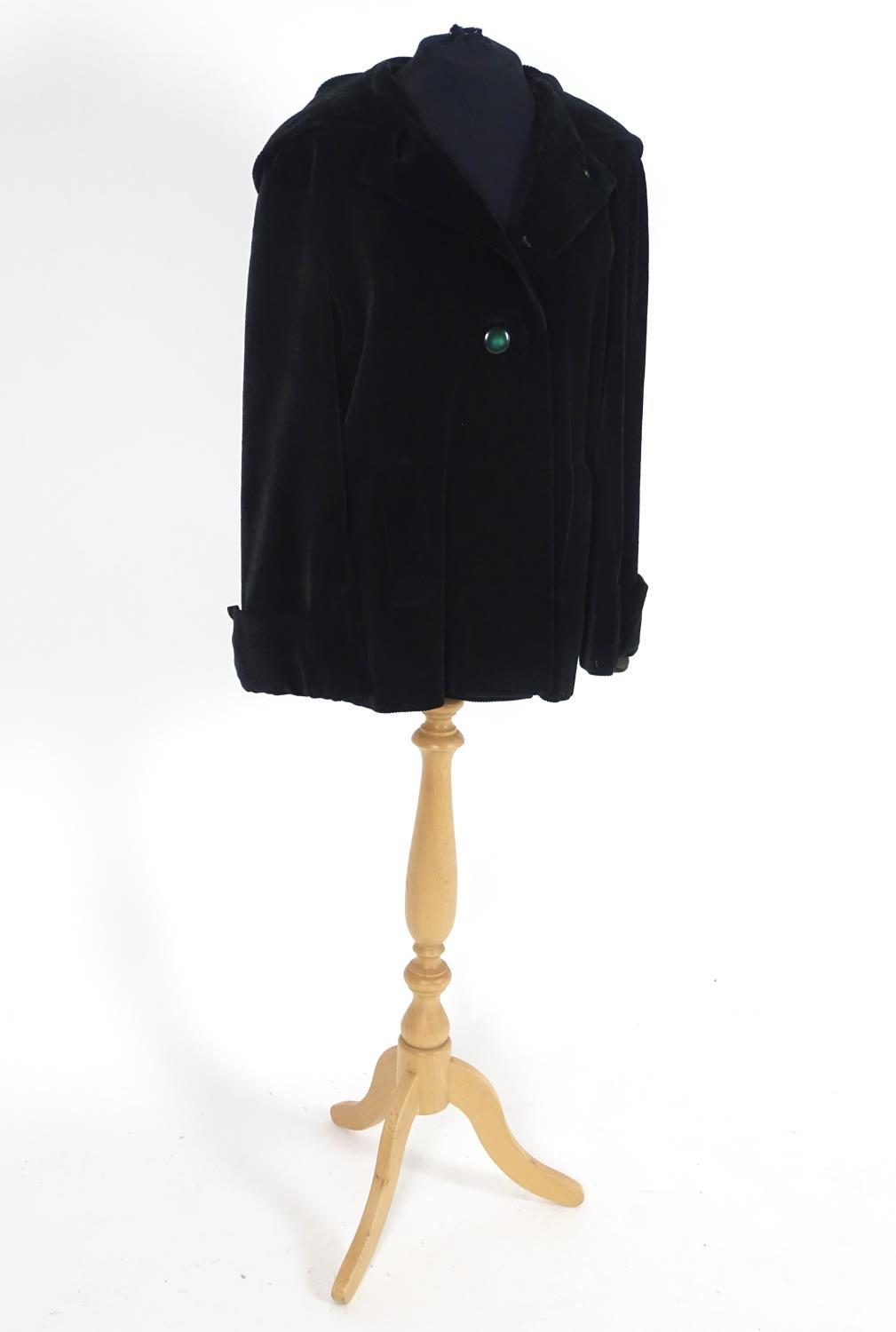 Vintage clothing/ fashion: A Vintage ladies black short corduroy hooded jacket, buttoned to front. - Image 3 of 4