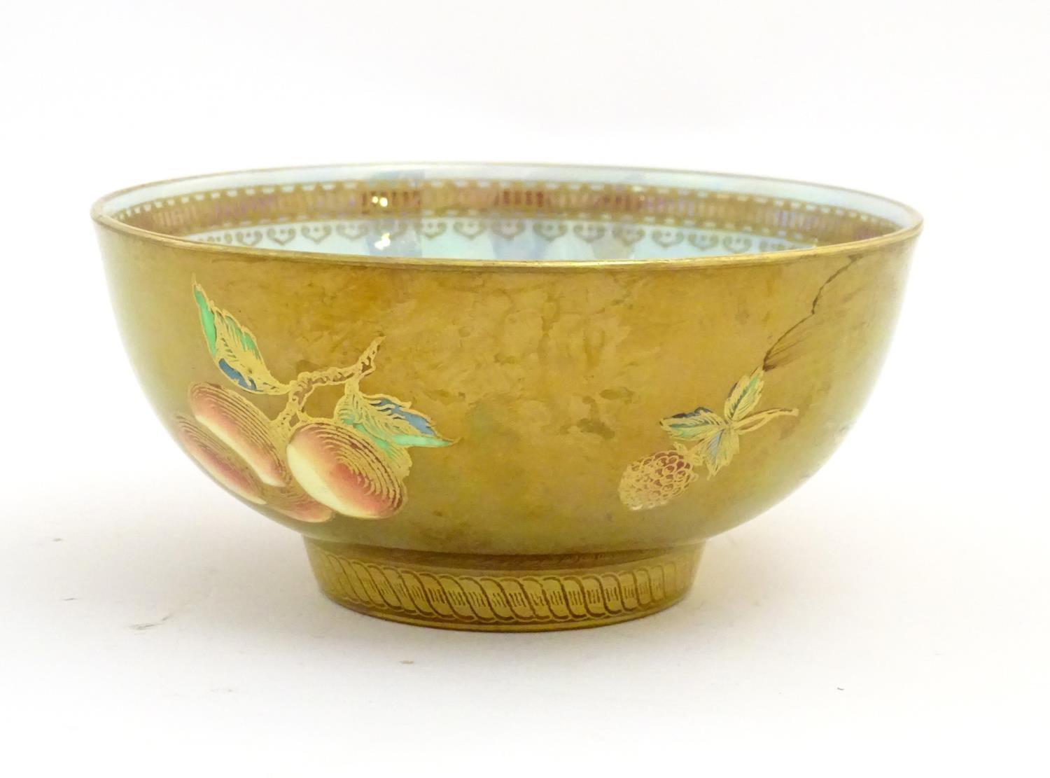 A Wedgwood lustre ware bowl with hand painted fruit decoration with gilt highlights. Approx. 2 1/ - Image 6 of 8