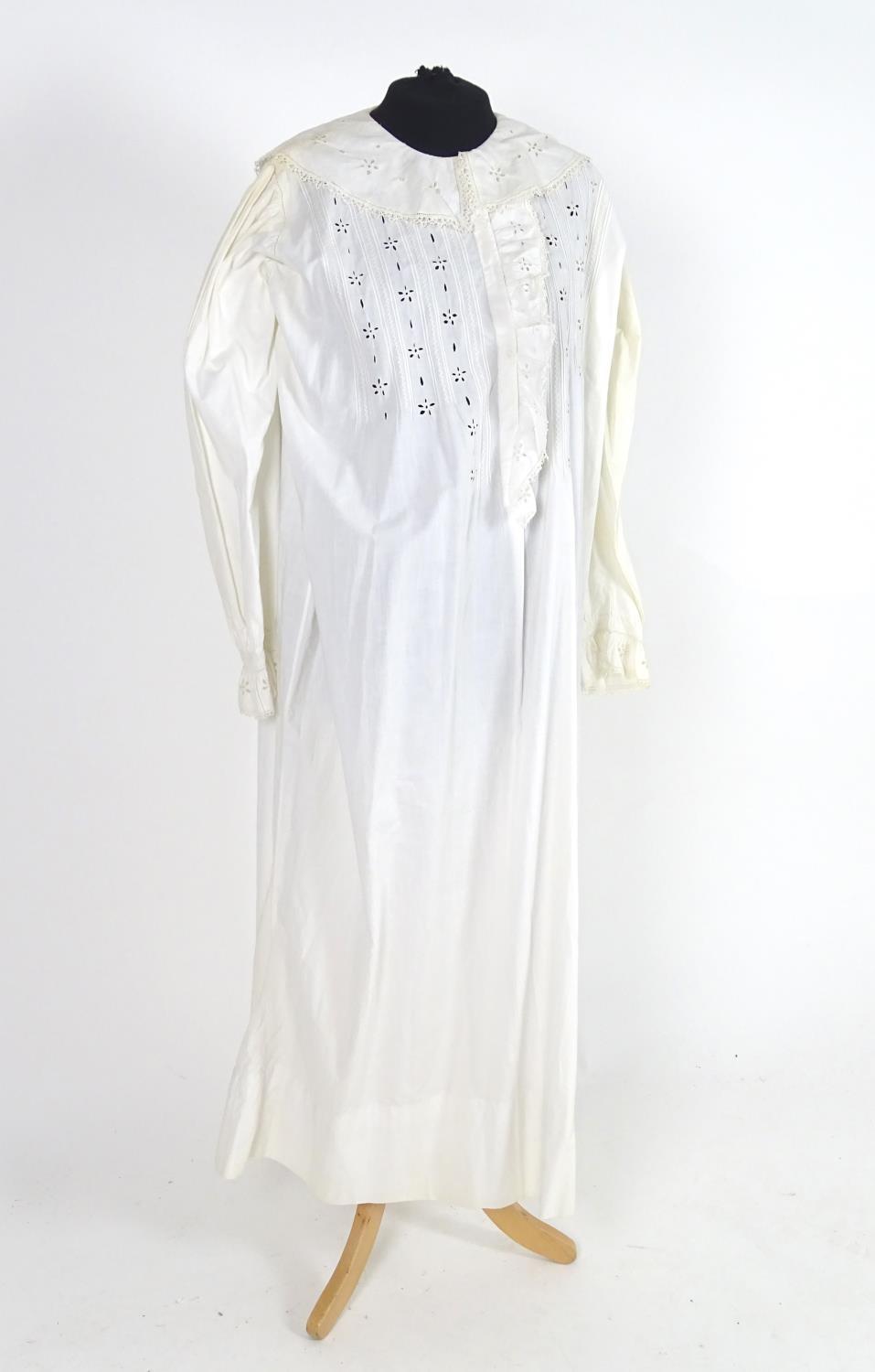 Vintage clothing/ fashion; A vintage white cotton full length night gown with herringbone embroidery - Image 2 of 7