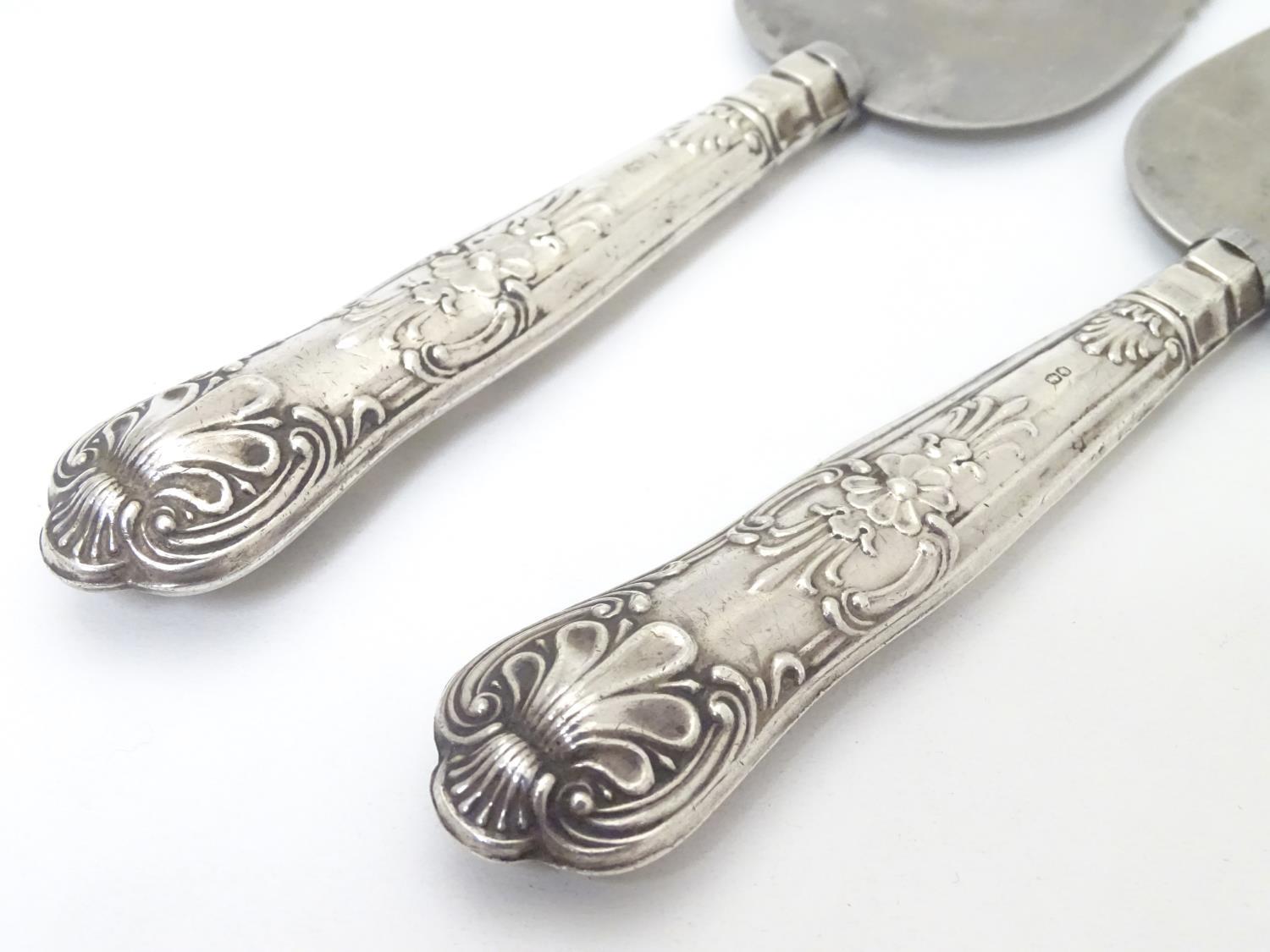Two silver handled Kings pattern ' pie servers ' . Approx 10" long Please Note - we do not make - Image 5 of 6