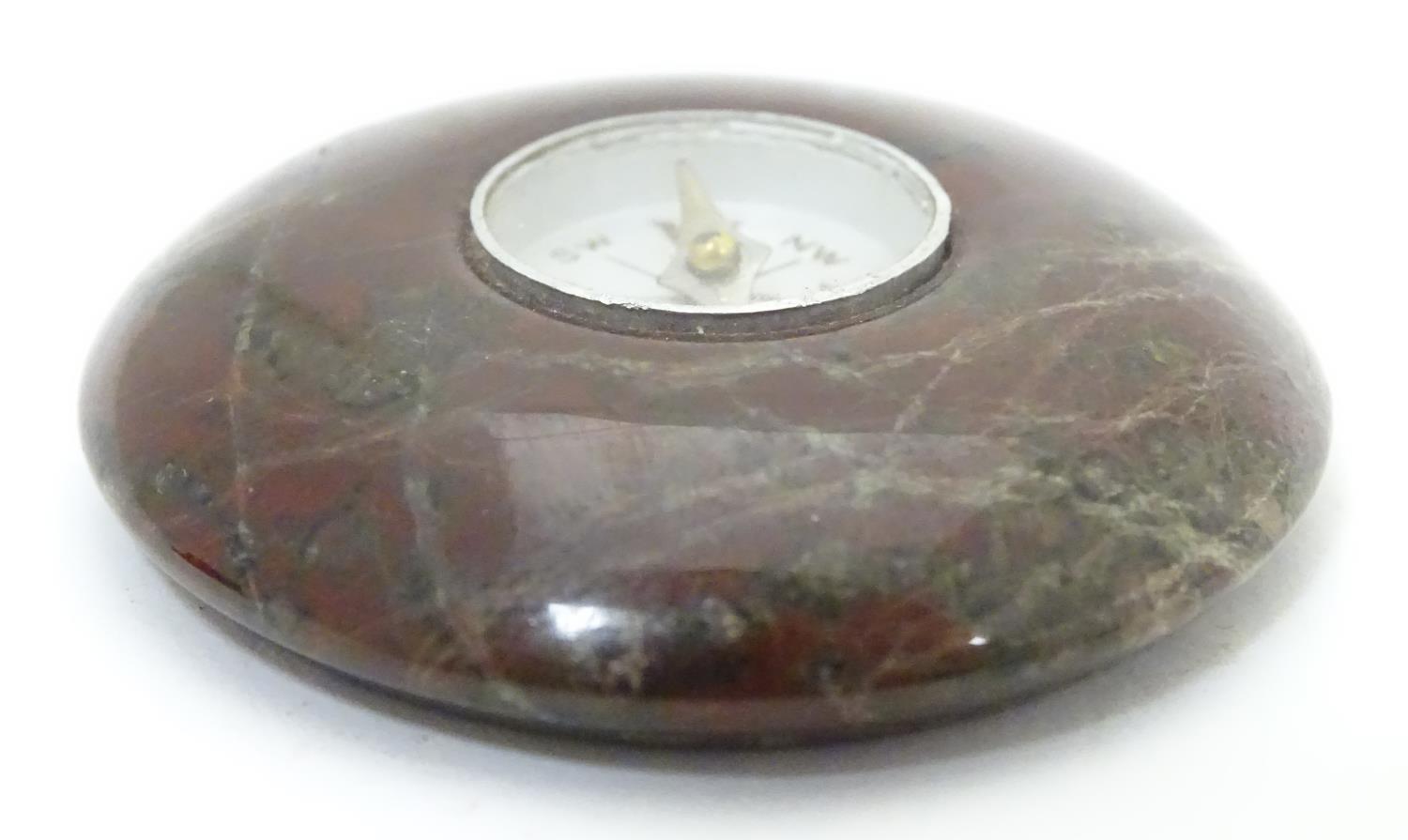 A pocket compass within an agate hardstone mount. Approx. 1 3/4" diameter Please Note - we do not - Image 5 of 5