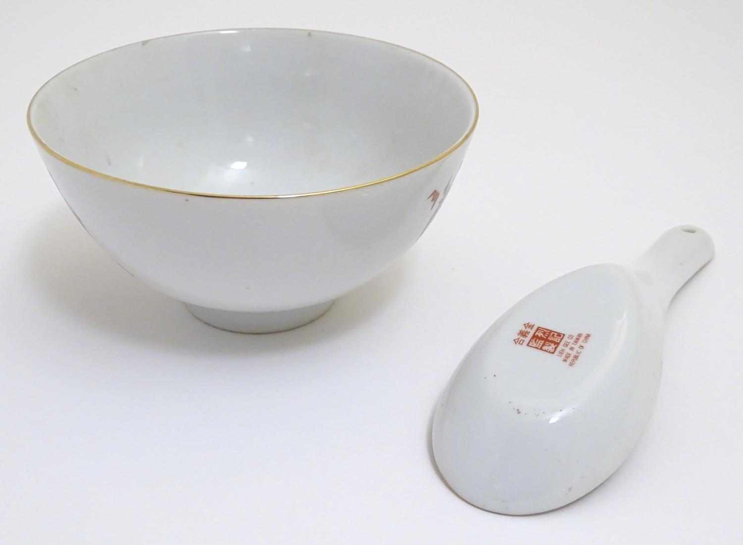 An Oriental rice / soup bowl and spoon, the bowl decorated with a seated sage with attendants and - Image 4 of 5