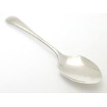 A silver preserve spoon hallmarked Sheffield 1932 maker Viner's Ltd (Emile Viner). Approx 5 1/2"