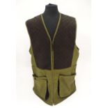 Sporting / Country pursuits: A Beretta skeet vest / clay shooting gilet in green. Size 3XL, new with