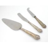 Three silver handled Kings Pattern items: pie server and butter spreader hallmarked Sheffield 1970