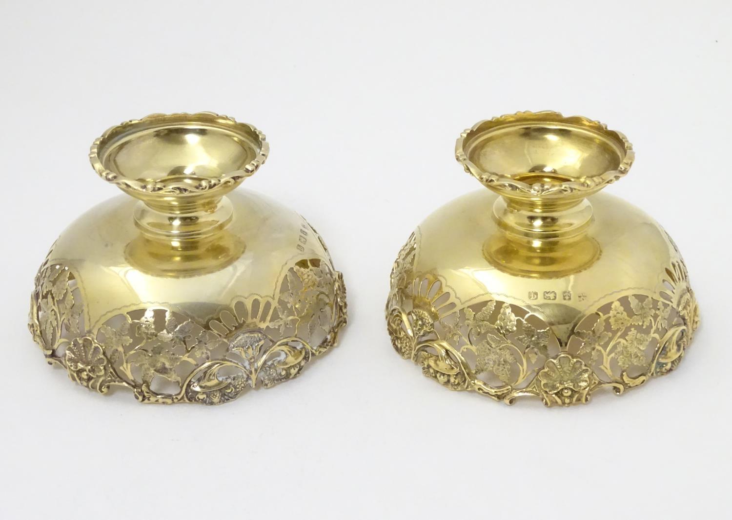 A pair of silver gilt pedestal bon bon dishes, hallmarked Birmingham 1915, maker George Nathan & - Image 9 of 12