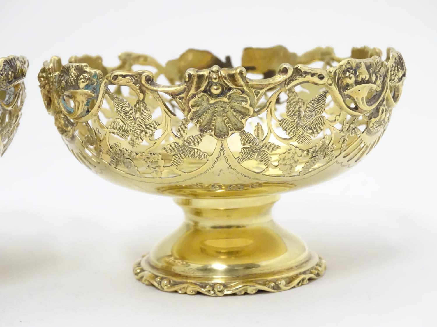 A pair of silver gilt pedestal bon bon dishes, hallmarked Birmingham 1915, maker George Nathan & - Image 5 of 12