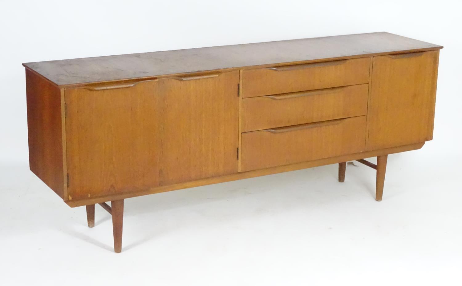 Vintage retro, mid-century: a1960s British made teak sideboard, composed of three compartments - Image 3 of 4