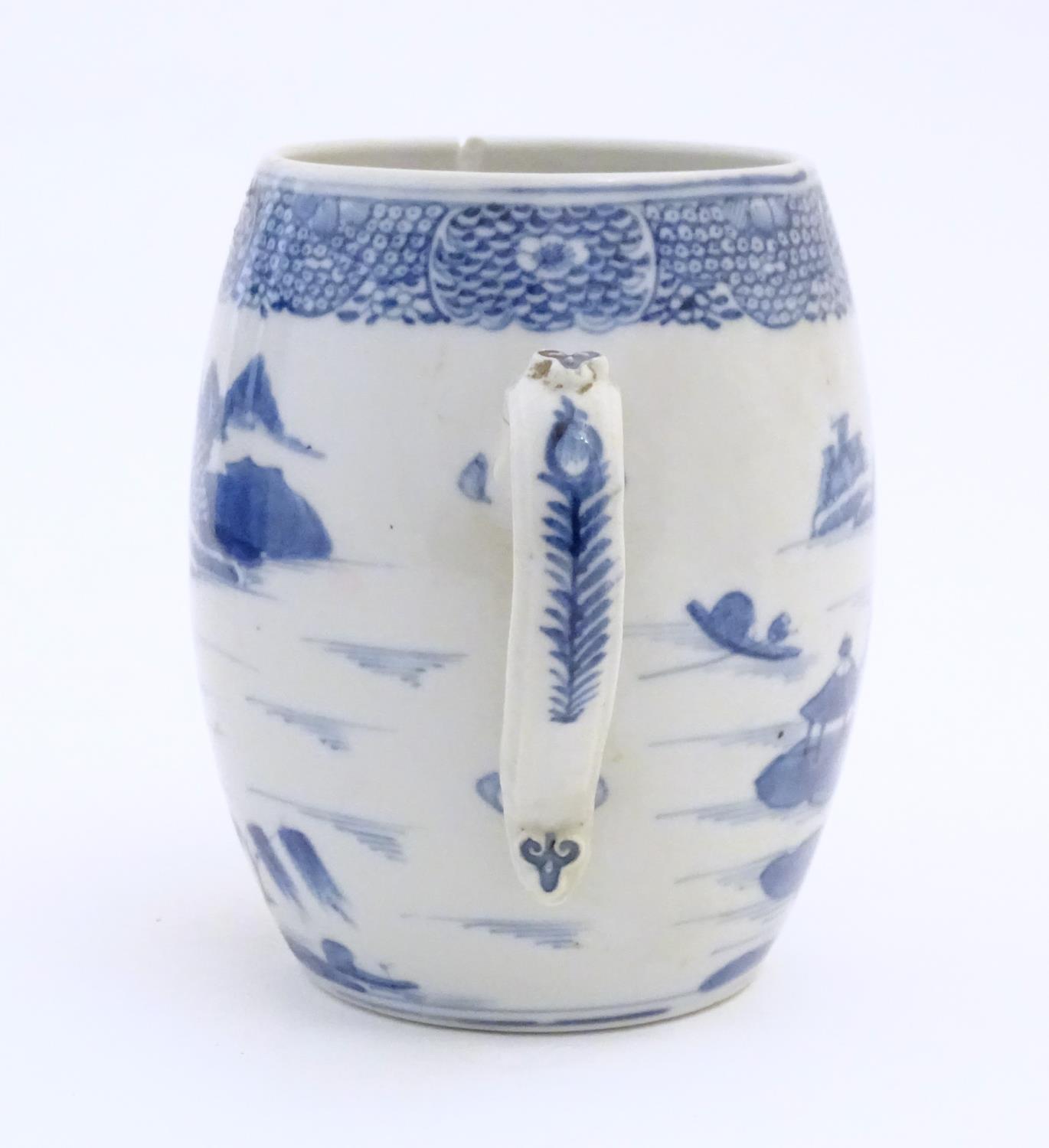 A Chinese blue and white export mug of barrel form decorated with an Oriental landscape with - Image 4 of 6