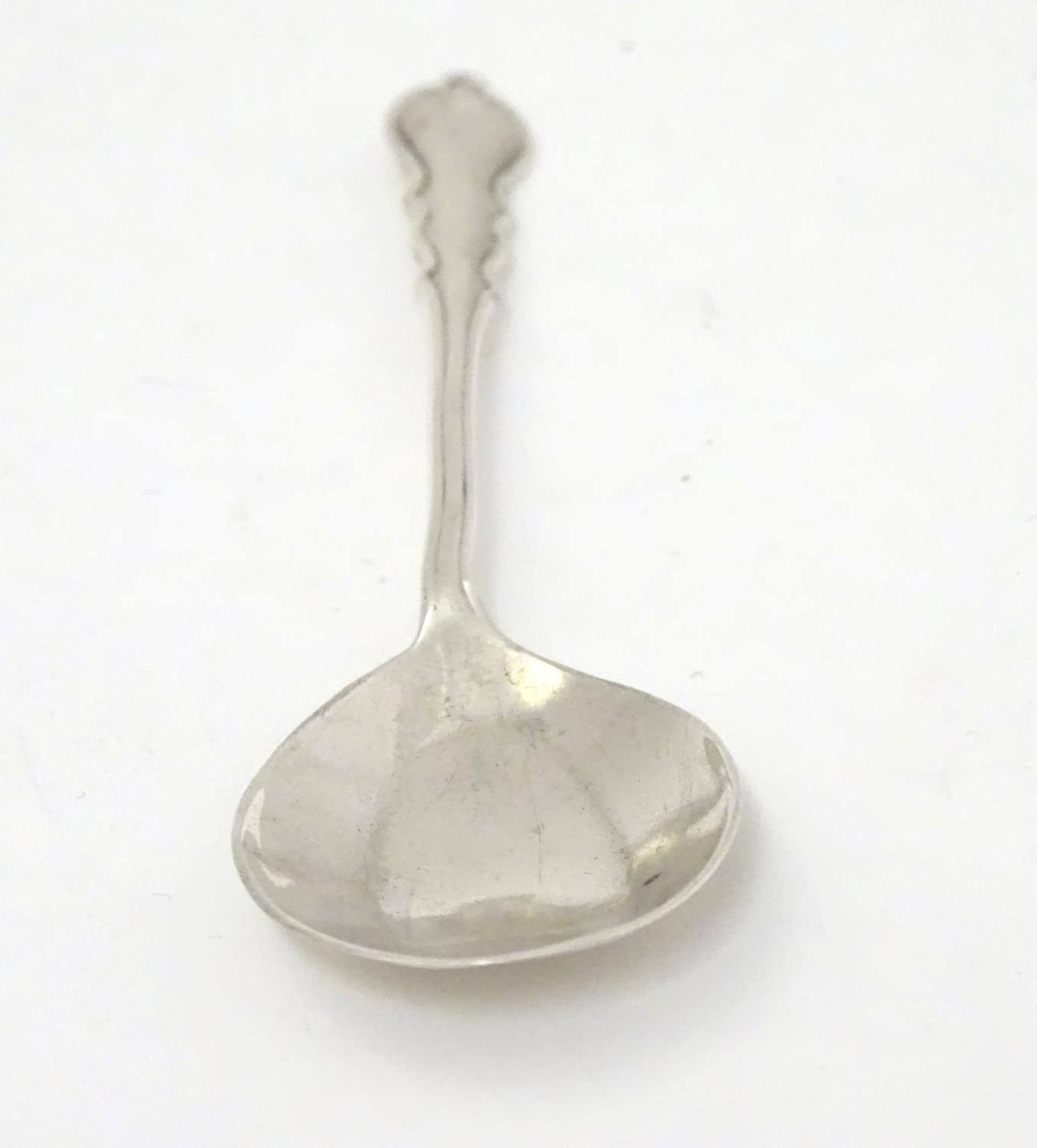 A silver jam / preserve spoon, hallmarked London 1921. 4 3/4" long Please Note - we do not make - Image 4 of 5