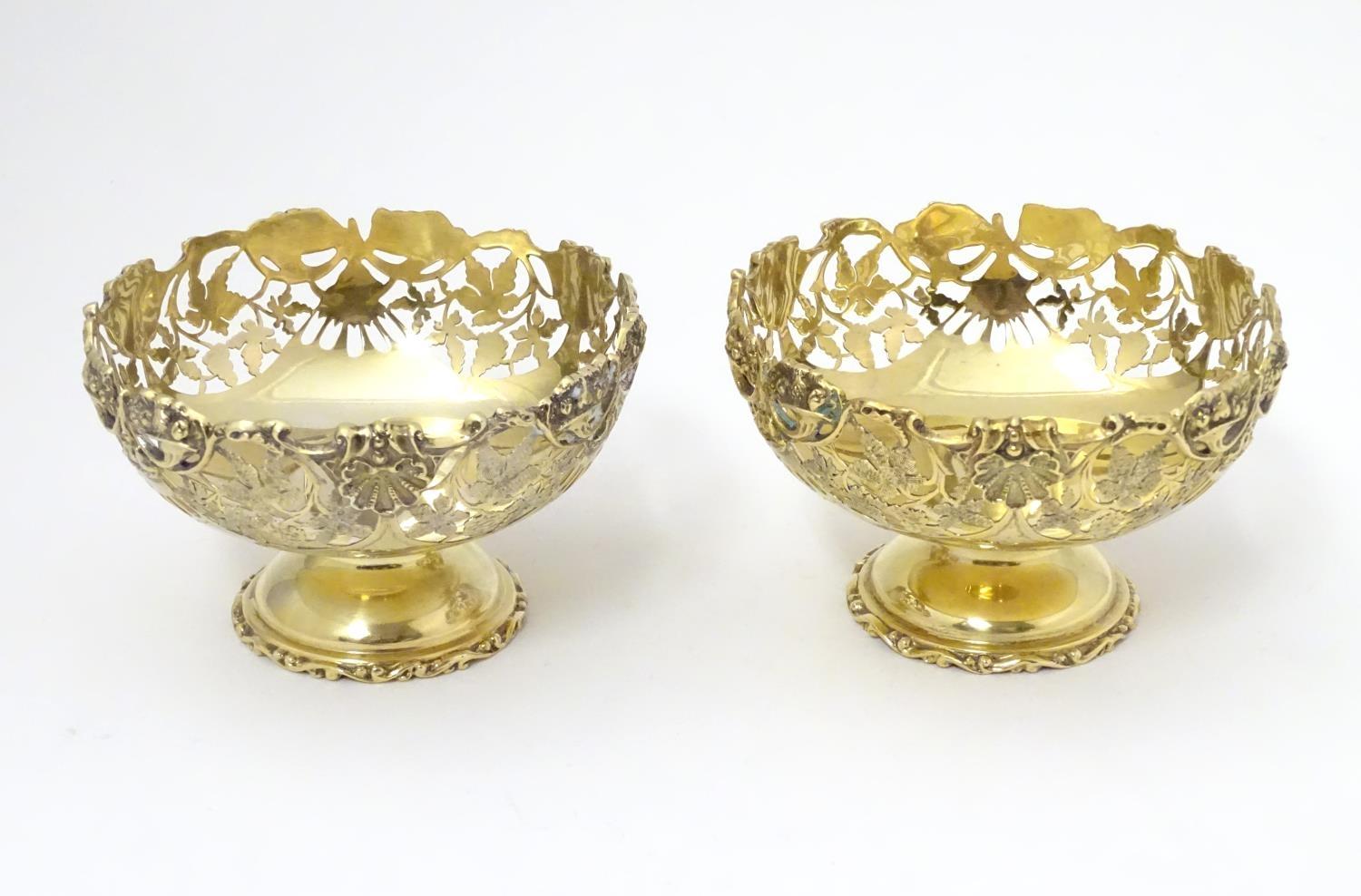 A pair of silver gilt pedestal bon bon dishes, hallmarked Birmingham 1915, maker George Nathan & - Image 2 of 12