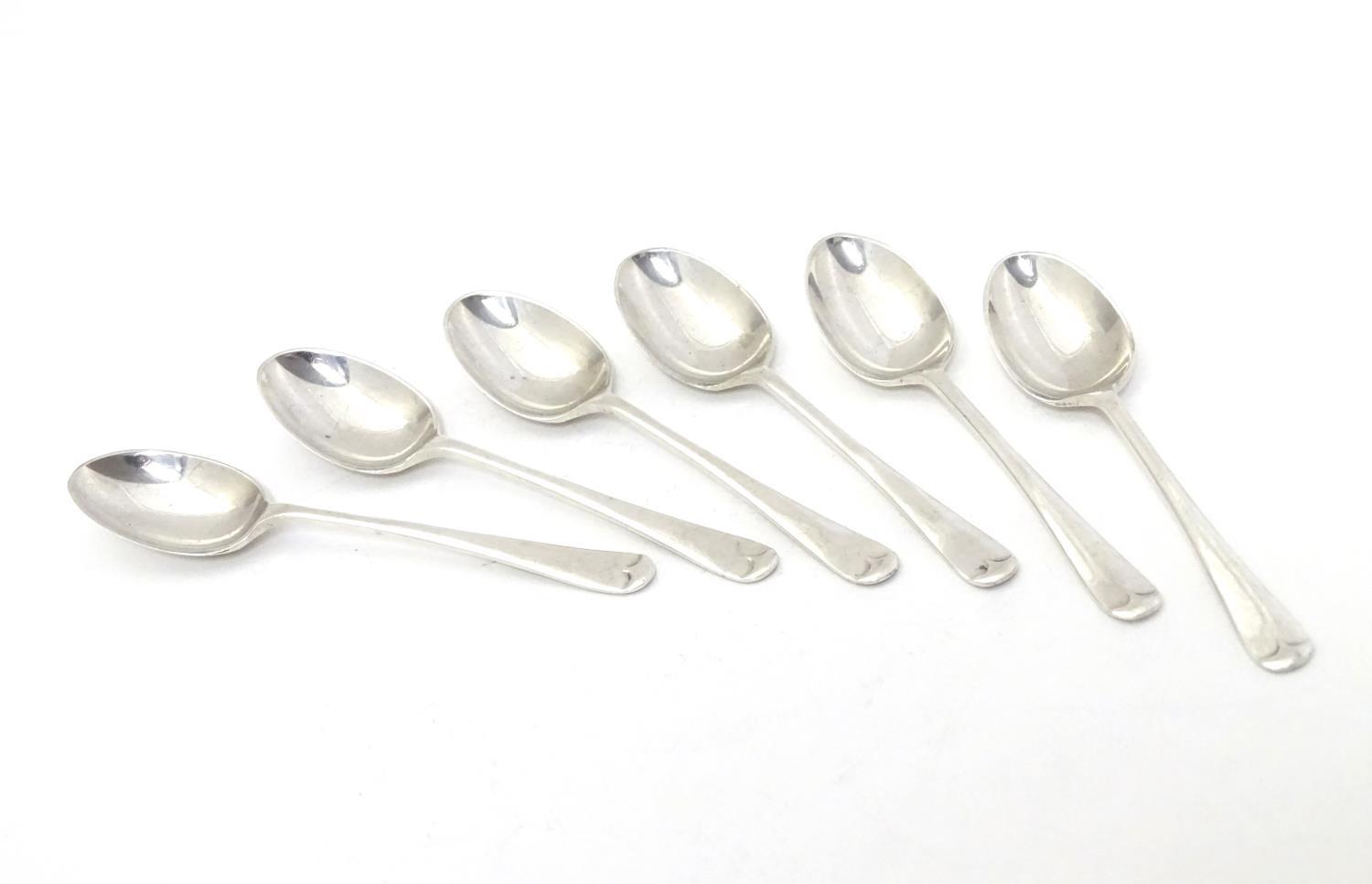 A set of six silver teaspoons with shell decoration to reverse of bowls, hallmarked Sheffield 1956 - Image 4 of 6