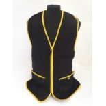 Sporting / Country pursuits: A Beretta skeet vest / clay shooting gilet in black, size XXL, new with